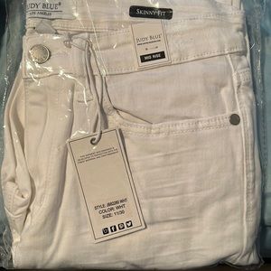 Judy Blue Mid rise white denim size 11/30 nwt
